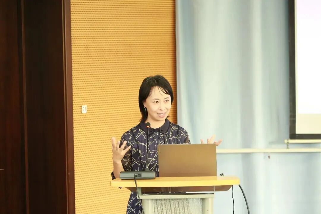女同av