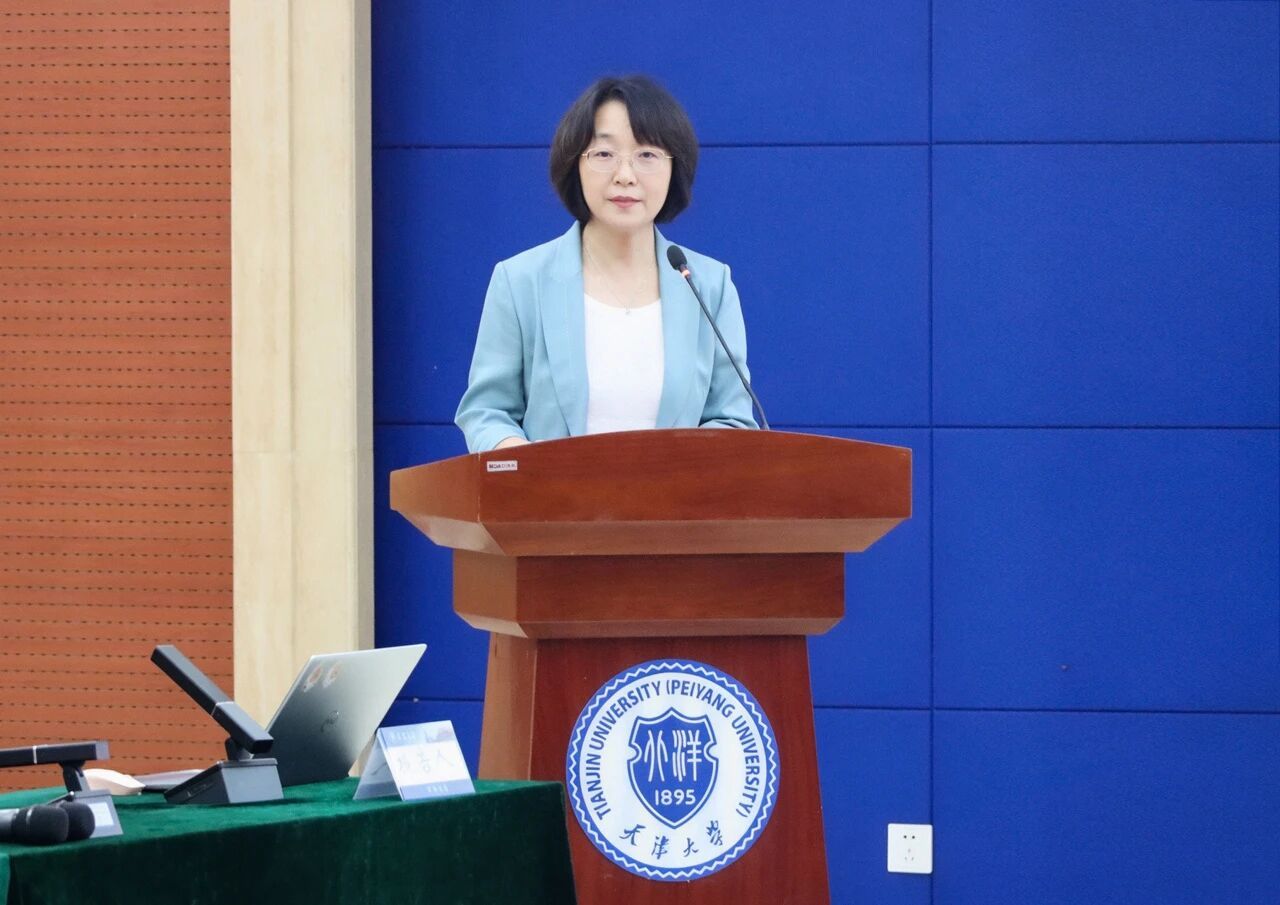 女同av
