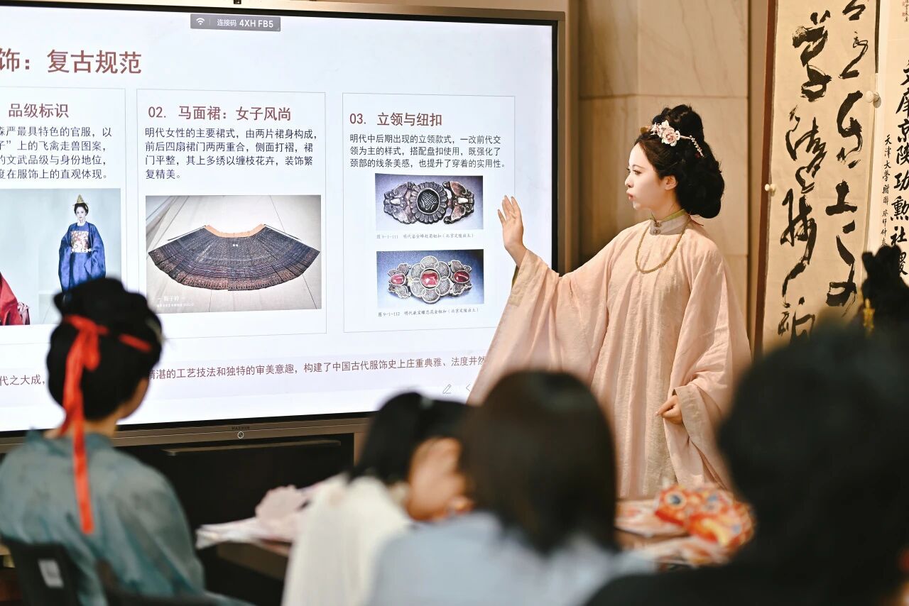 女同av